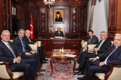 Bursa'da CHP'li ilçe belediye başkanları önce Valiliği, daha sonra Büyükşehir'i ziyaret etti