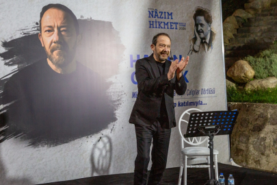 Bursa'da 'Nâzım Hikmet' şiirlerle anıldı