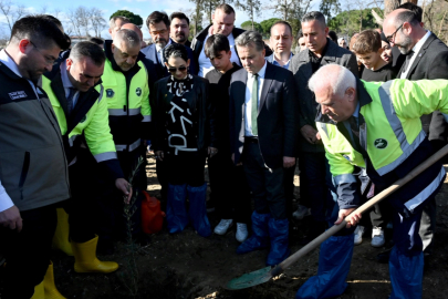 Bursa Büyükşehir’le toprak bereketleniyor, çiftçi kazanıyor
