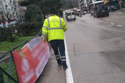 Bursa Büyükşehir’den izinsiz afişlere geçit yok
