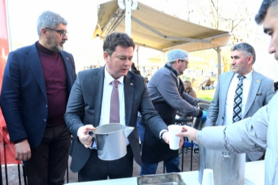 Erkan Aydın'dan vatandaşlara çorba ikramı