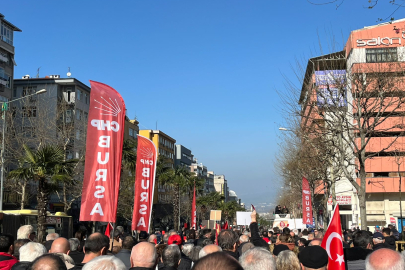 CHP Bursa'da yoksulluk ve adaletsizliğe karşı yürüyüş yaptı..