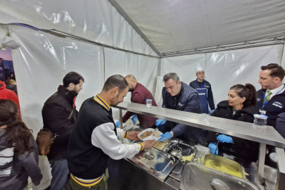 Bursa’da bir başkadır Ramazan.. büyükşehir 3 ayrı noktada iftar sofraları kurdu..
