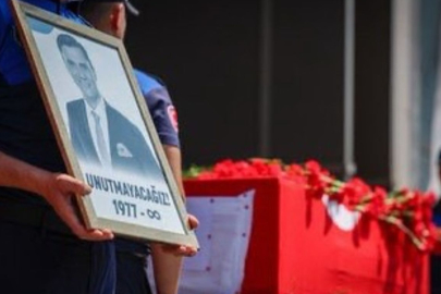 Manisa evladını uğurladı.. Cenazesine yüzbinler katıldı..