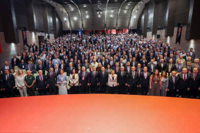 CHP Genel Başkanı Özgür Özel, Belediye Başkanları İle Kapalı Toplantı Yaptı