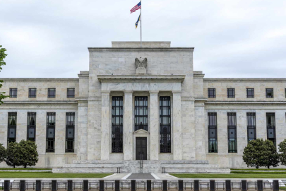 ABD Merkez Bankası (Fed) 9 ay sonra ilk kez faiz indirimine gitti.