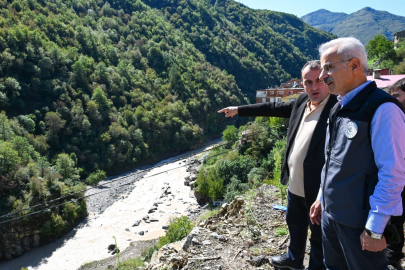 Bakan Uraloğlu Artvin'de... Sel ve heyelan hasarlarını inceledi