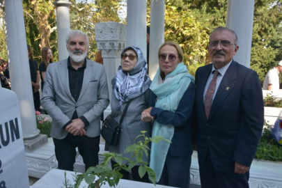 'Sanat Güneşi' Bursa’da mezarı başında anıldı