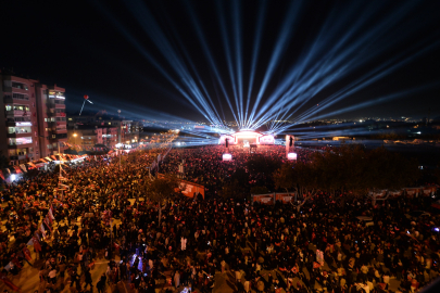 Bursa tek yürek, Yaşasın Cumhuriyet