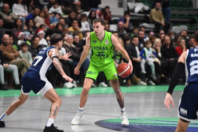 Tofaş Kolej'i finalde geçti