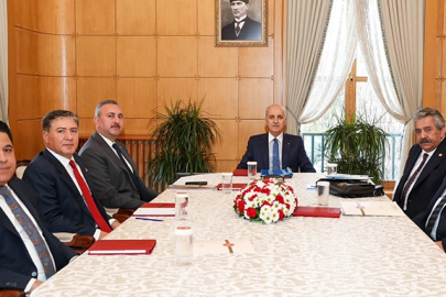 Kurtulmuş, siyasi parti temsilcileriyle rapor için buluştu