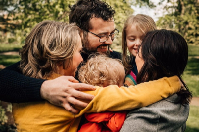 Sarılma, yalnız hissetmeyi azaltır!