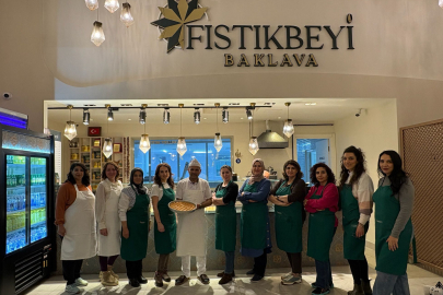 Atölyeperest’ten Lezzet Dolu Bir Etkinlik:  Cevizli Ev Baklavası Yapım Atölyesi Gerçekleştirildi