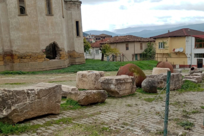 Bilecik’te 1800 yıllık küpler gün yüzüne çıktı