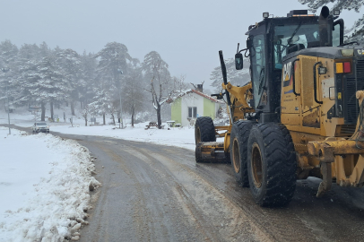 Bursa Büyükşehir Kar Mesaisi Bayramda da Devam Ediyor