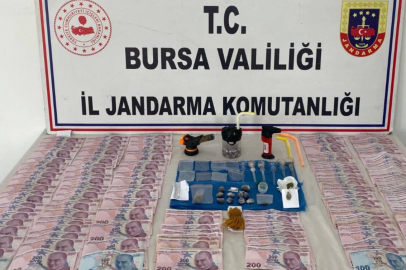 Bursa’da araçtaki zuladan çok sayıda madde çıktı