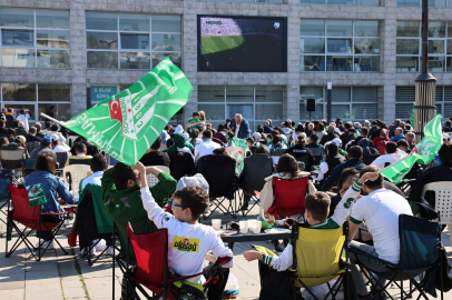 Bursaspor’un şampiyonluk heyecanı Nilüfer’de zirve yaptı