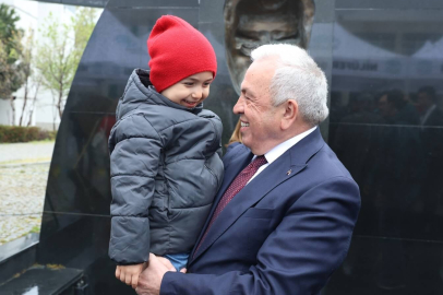 Nilüfer, 23 Nisan’ı Cumhuriyet Meydanı’nda kutladı