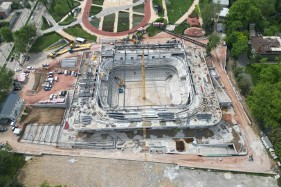 Atatürk Spor Salonu hızla yükseliyor