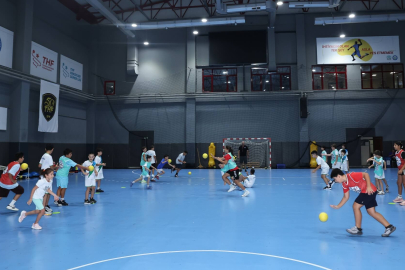 Nilüfer’de “Hentbol Akademisi” açıldı